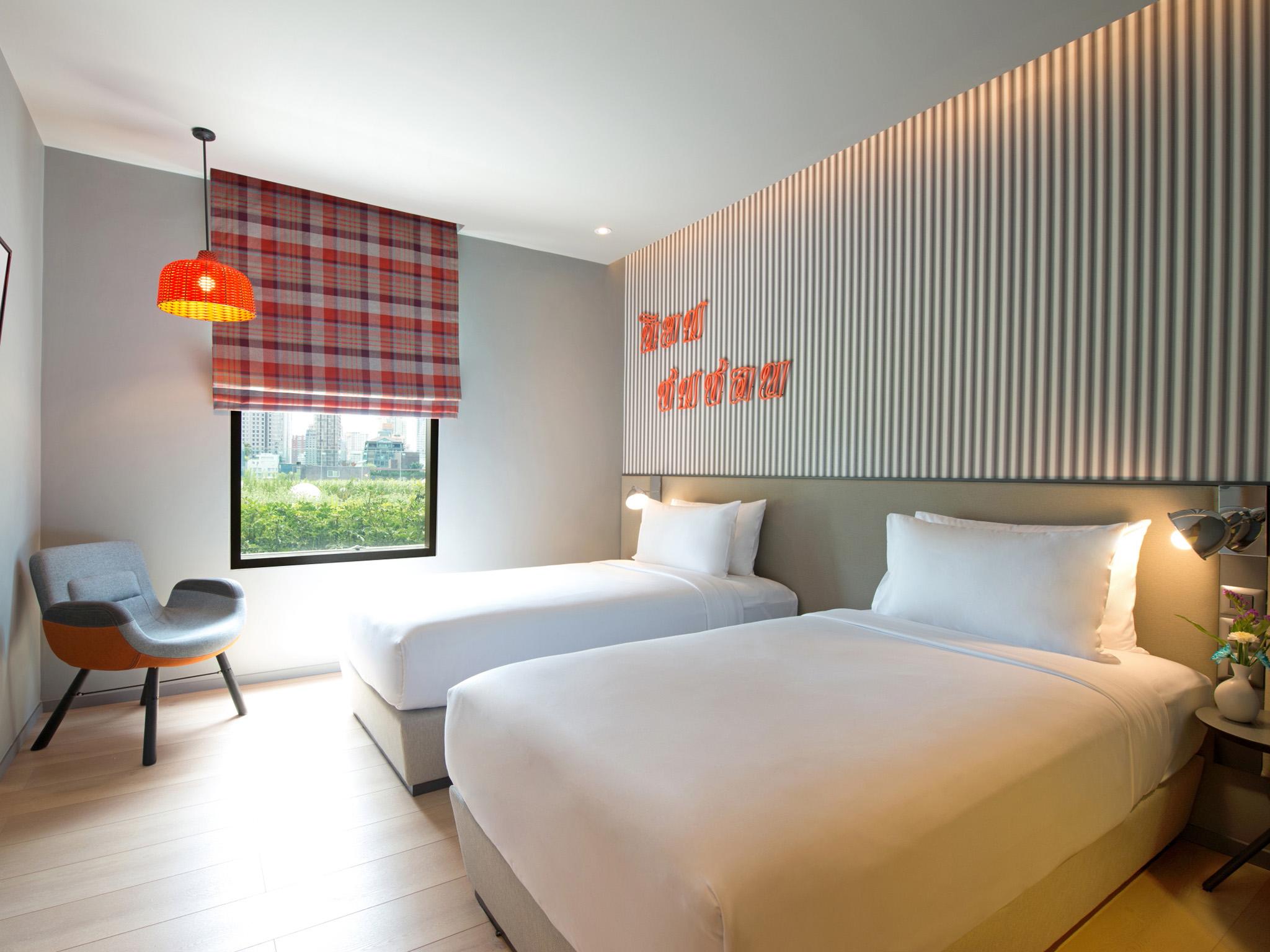 Ibis Styles Bangkok Sukhumvit 4 Hotell Exteriör bild