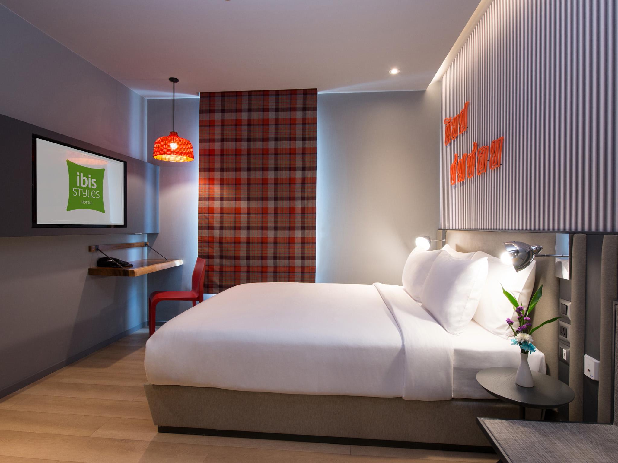 Ibis Styles Bangkok Sukhumvit 4 Hotell Exteriör bild