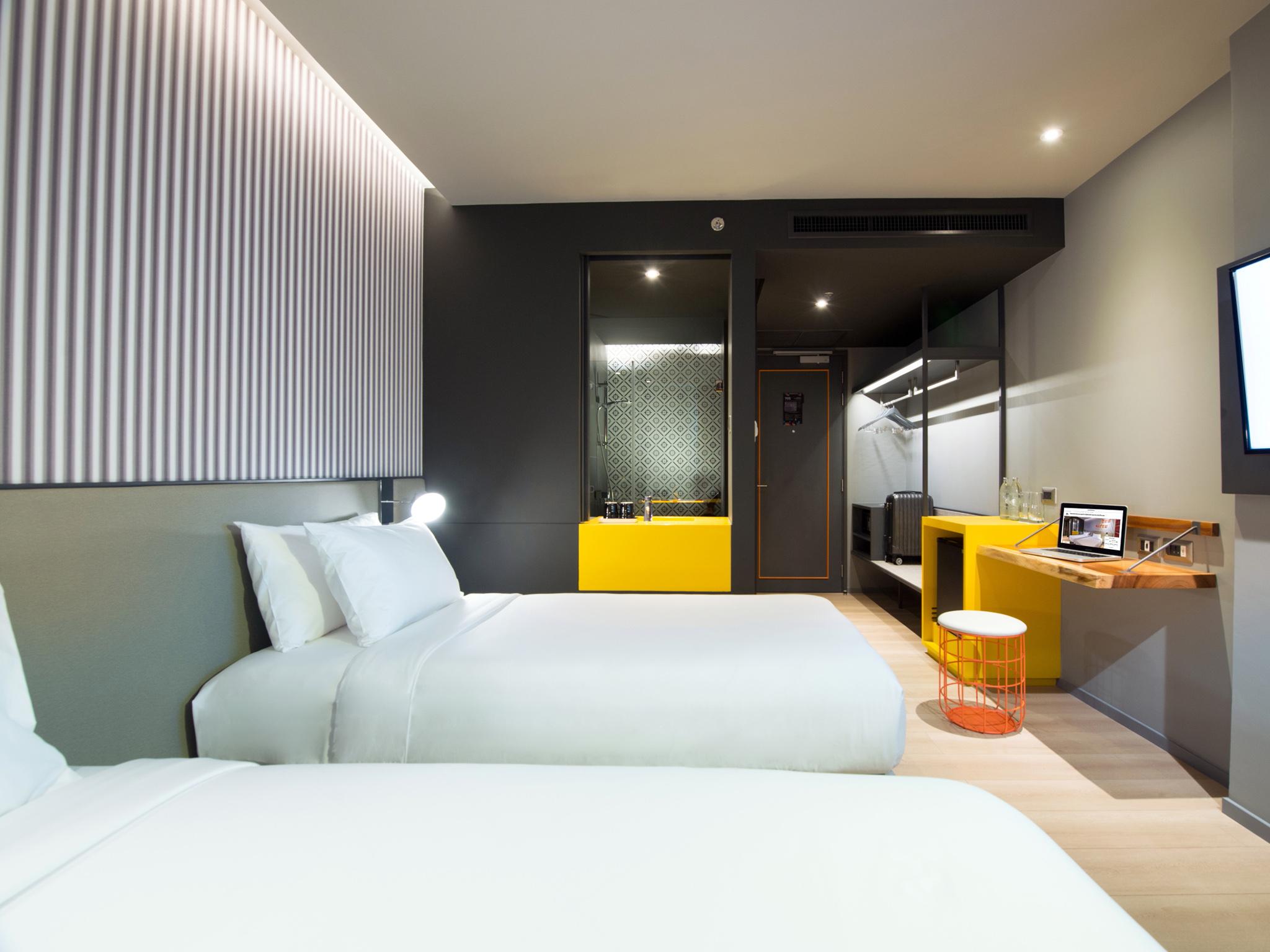 Ibis Styles Bangkok Sukhumvit 4 Hotell Exteriör bild